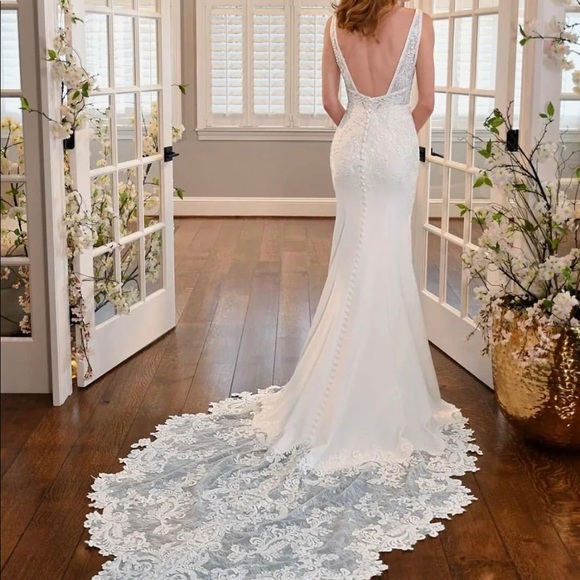 Essense of Australia Sample Wedding Dress D3254 - Picture 4 of 4